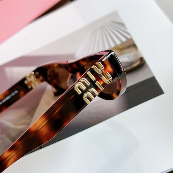 ?✨miumiu  sunglasses main image 4